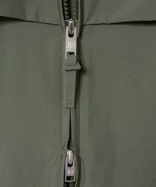 AIGLE(エーグル)の「防風 透湿 撥水 防水 WINDSTOPPER ウインドストッパー スリーブレスジャケット ミリタリーベスト フード脱着可(ベスト・レディース・モスグリーン/ホワイト・38/36)」の19枚目の写真