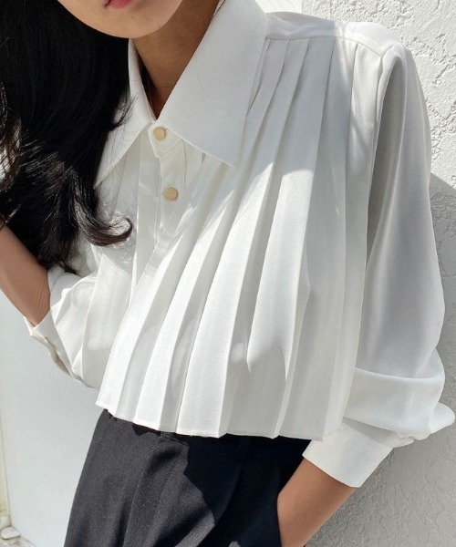 deux amour(ドゥーザムール)の「クロップド丈プリーツ長袖シャツ(シャツ/ブラウス・レディース・ホワイト/ブラック・FREE)」の9枚目の写真