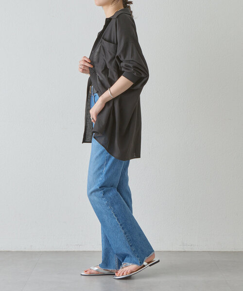 SHENERY(シーナリー)の「【一枚でも羽織でも活躍!】リネンワイドシャツ(シャツ/ブラウス・レディース・オフホワイト/ブラック・FREE)」の17枚目の写真