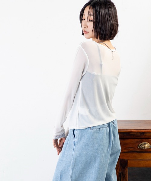 MILLION CARATS（ミリオンカラッツ）の「透け感と立体シルエットでこなれ見え叶う、大人の上品シアートップス（Tシャツ/カットソー・レディース・オフホワイト/グレー/ブラック・FREE）」の5枚目の写真
