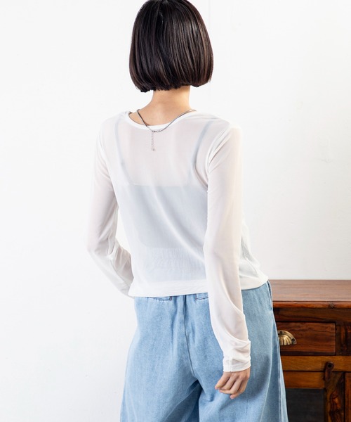 MILLION CARATS（ミリオンカラッツ）の「透け感と立体シルエットでこなれ見え叶う、大人の上品シアートップス（Tシャツ/カットソー・レディース・オフホワイト/グレー/ブラック・FREE）」の7枚目の写真