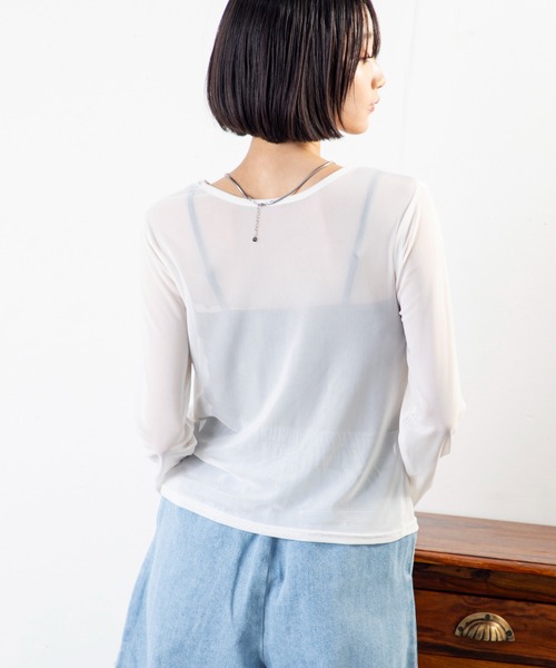 MILLION CARATS（ミリオンカラッツ）の「透け感と立体シルエットでこなれ見え叶う、大人の上品シアートップス（Tシャツ/カットソー・レディース・オフホワイト/グレー/ブラック・FREE）」の8枚目の写真