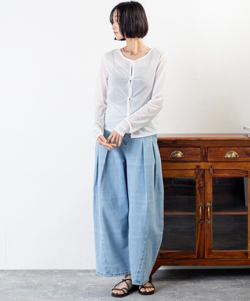 MILLION CARATS（ミリオンカラッツ）の「透け感と立体シルエットでこなれ見え叶う、大人の上品シアートップス（Tシャツ/カットソー・レディース・オフホワイト/グレー/ブラック・FREE）」の15枚目の写真