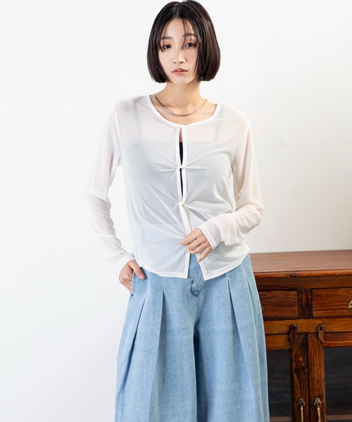 MILLION CARATS（ミリオンカラッツ）の「透け感と立体シルエットでこなれ見え叶う、大人の上品シアートップス（Tシャツ/カットソー・レディース・オフホワイト/グレー/ブラック・FREE）」の16枚目の写真