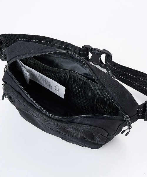 RVCA（ルーカ）の「RVCA レディース SURPLUS WAISTPACK 【2025年夏モデル】/ルーカロゴワンポイントナイロンボディバッグ・ウエストポーチ（ボディバッグ/ウエストポーチ・レディース・ブラック・FREE）」の4枚目の写真