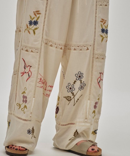 TODAYFUL（トゥデイフル）の「TODAYFUL Embroidery Patchwork Trousers