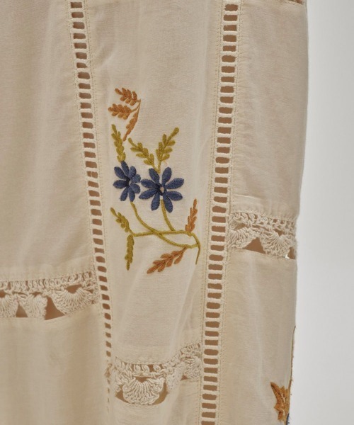 TODAYFUL（トゥデイフル）の「TODAYFUL Embroidery Patchwork Trousers