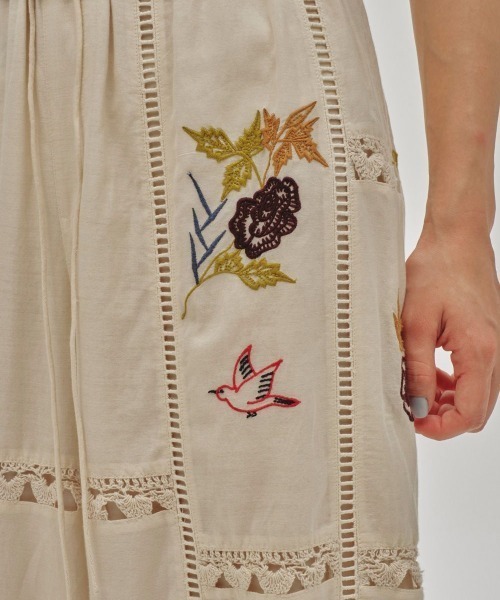 TODAYFUL（トゥデイフル）の「TODAYFUL Embroidery Patchwork Trousers