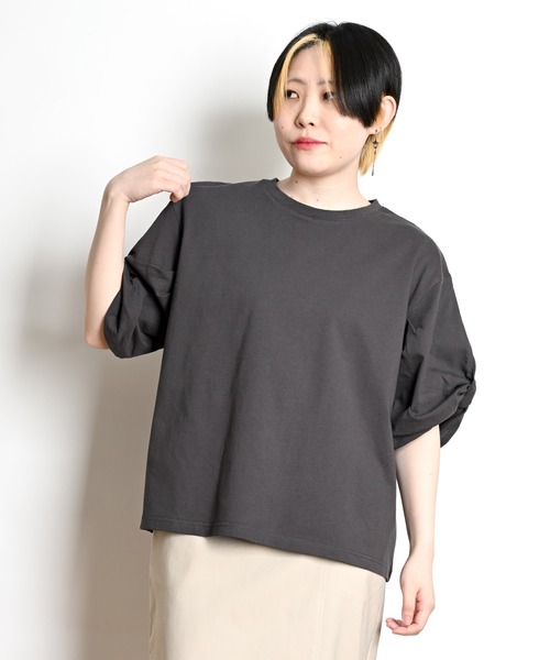 MARAI(マーライ)の「ツイストスリーブカットソー 半袖(Tシャツ/カットソー・レディース・モカ/チャコール/グレー/アイボリー・FREE)」の4枚目の写真