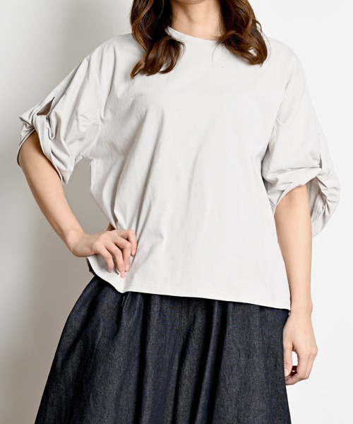 MARAI(マーライ)の「ツイストスリーブカットソー 半袖(Tシャツ/カットソー・レディース・モカ/チャコール/グレー/アイボリー・FREE)」の8枚目の写真