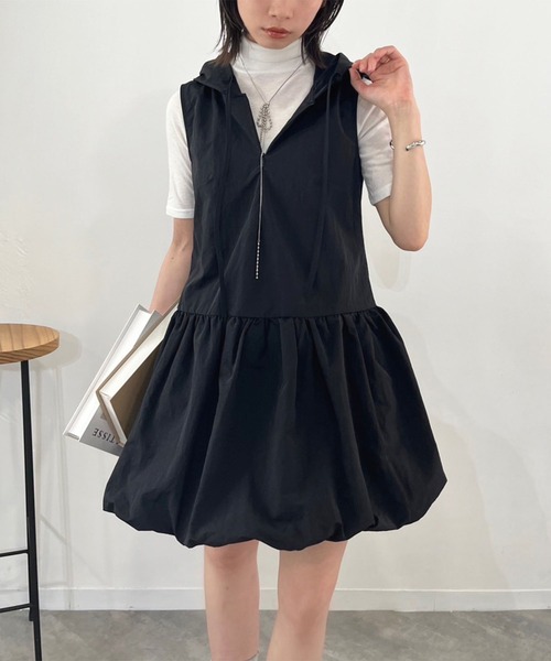 Jewelobe(ジュエローブ)の「バルーンスカートフーディーミニワンピース(ワンピース・レディース・オフホワイト/ブラック/ピンク・FREE)」の2枚目の写真