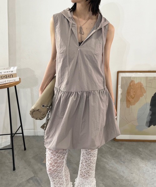 Jewelobe(ジュエローブ)の「バルーンスカートフーディーミニワンピース(ワンピース・レディース・オフホワイト/ブラック/ピンク・FREE)」の10枚目の写真