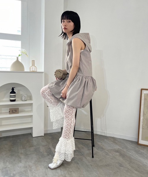 Jewelobe(ジュエローブ)の「バルーンスカートフーディーミニワンピース(ワンピース・レディース・オフホワイト/ブラック/ピンク・FREE)」の17枚目の写真