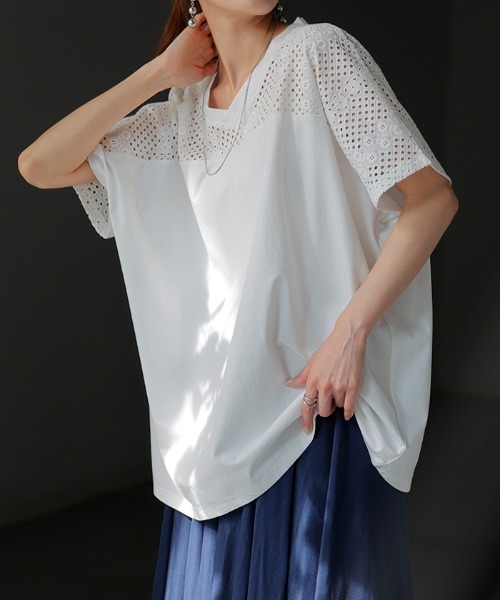 HUG.U(ハグユー)の「Vネックレース半袖Tシャツ(Tシャツ/カットソー・レディース・ブラック/ホワイト・FREE)」の1枚目の写真