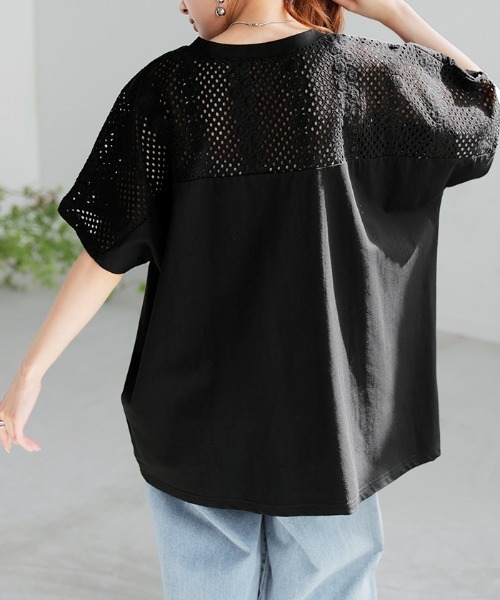 HUG.U(ハグユー)の「Vネックレース半袖Tシャツ(Tシャツ/カットソー・レディース・ブラック/ホワイト・FREE)」の4枚目の写真
