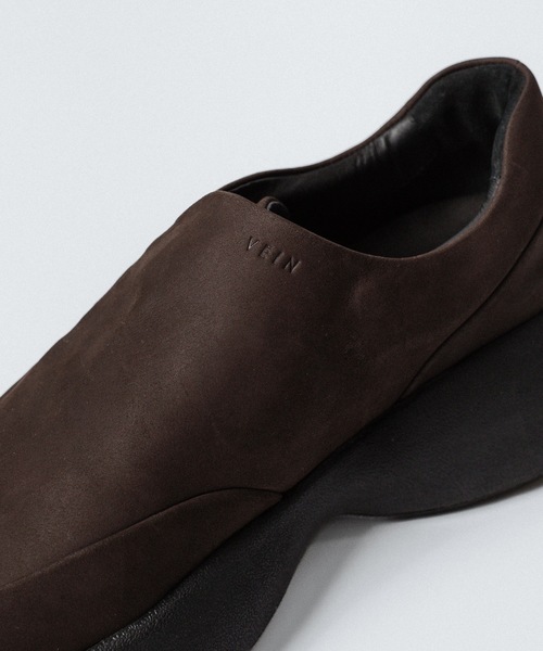 VEIN （ヴェイン）の「カウレザーヌバック オーバルソール トレイナー / COW LEATHER NUBUCK OVAL SOLE  TRAINER（スニーカー・メンズ・ブラウン/ブラック・42/41）」の22枚目の写真