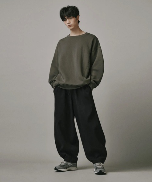 Vini（ヴィニ）の「【Vini】ダブルジャージー バルーンフィット スウェットパンツ（スウェットパンツ・レディース・グレー系その他/ブラック/グレー・LARGE/MEDIUM/SMALL/X-LARGE）」の17枚目の写真