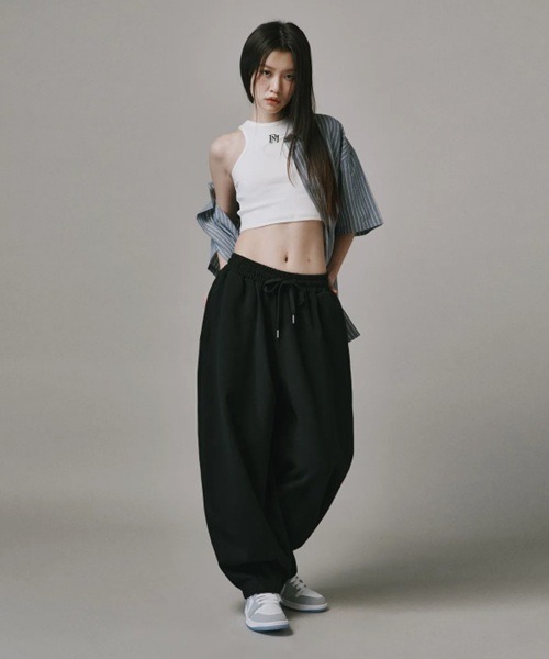 Vini（ヴィニ）の「【Vini】ダブルジャージー バルーンフィット スウェットパンツ（スウェットパンツ・レディース・グレー系その他/ブラック/グレー・LARGE/MEDIUM/SMALL/X-LARGE）」の20枚目の写真