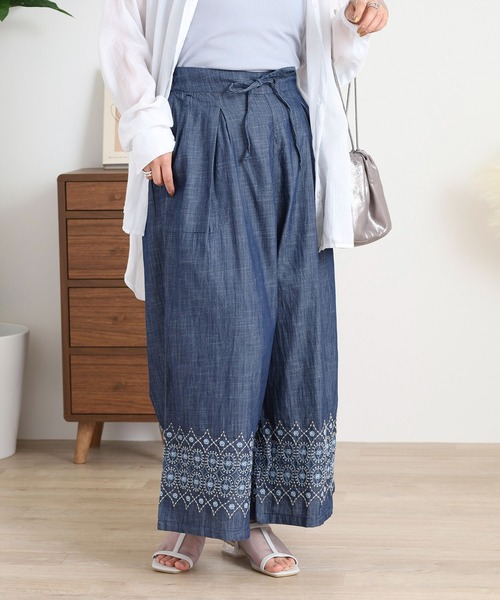 デニム刺繍パンツ（その他パンツ）｜MOTO（モト）のファッション