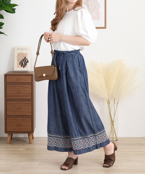 fitmore フィットモア デイジー刺繍テーパードパンツ M ネイビー デニム刺繍パンツ（その他パンツ）｜MOTO（モト）のファッション