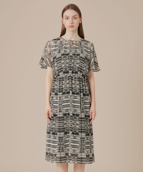 MACKINTOSH LONDON（マッキントッシュ ロンドン）の「ダイヤボーダープリントワンピース（ワンピース・レディース・ブラック・40/38）」の3枚目の写真