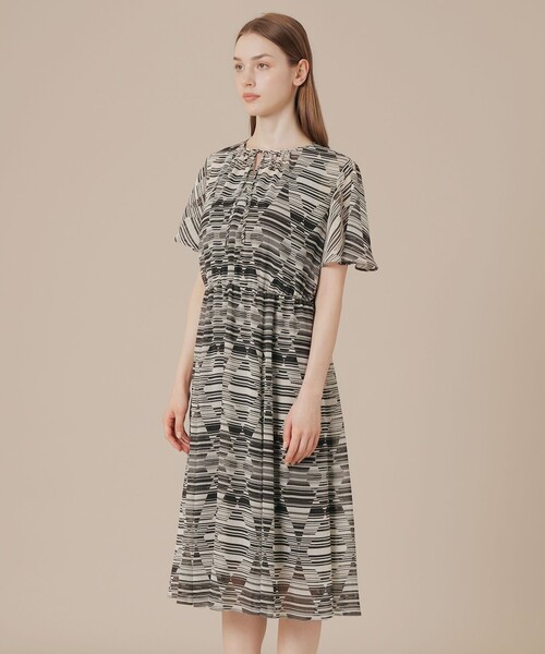 MACKINTOSH LONDON（マッキントッシュ ロンドン）の「ダイヤボーダープリントワンピース（ワンピース・レディース・ブラック・40/38）」の4枚目の写真