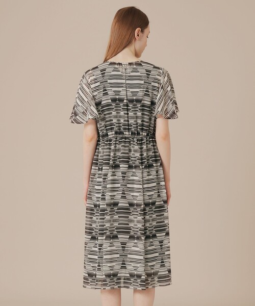 MACKINTOSH LONDON（マッキントッシュ ロンドン）の「ダイヤボーダープリントワンピース（ワンピース・レディース・ブラック・40/38）」の5枚目の写真