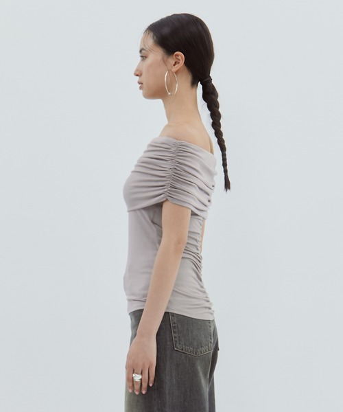 STUDIOUS(ステュディオス)の「【determ/デターム】《STUDIOUS別注》OFF SHOULDER TOPS/オフショルダートップス(Tシャツ/カットソー・レディース・ブラック/ベージュ/ホワイト・2/0)」の19枚目の写真