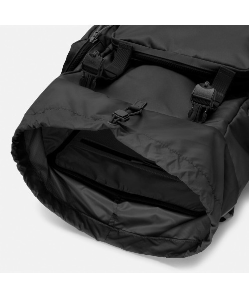 Timberland（ティンバーランド）の「ナイロン 32L バックパック（バックパック/リュック・メンズ・ブラック×ブラック・FREE）」の2枚目の写真