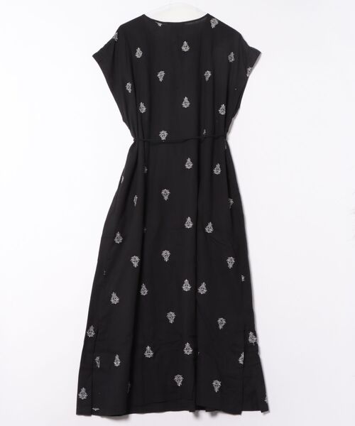 THEATRE PRODUCTS(シアタープロダクツ)の「エンブロイダリーワンピース(ワンピース・レディース・ホワイト/ブラック・FREE)」の3枚目の写真