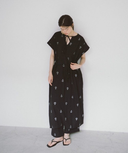 THEATRE PRODUCTS(シアタープロダクツ)の「エンブロイダリーワンピース(ワンピース・レディース・ホワイト/ブラック・FREE)」の22枚目の写真