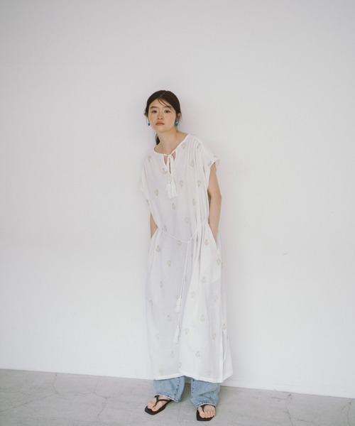 THEATRE PRODUCTS(シアタープロダクツ)の「エンブロイダリーワンピース(ワンピース・レディース・ホワイト/ブラック・FREE)」の10枚目の写真