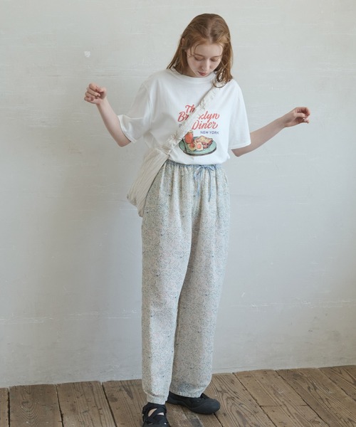 Crisp(クリスプ)の「ボタニカルシフォンパンツ(その他パンツ・レディース・ブルー/オレンジ・FREE)」の4枚目の写真