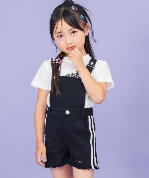 ANAP kids(アナップキッズ)の「サイドライン サロペット【ジュニアお揃い】(サロペット/オーバーオール・キッズ・ブラック/ライトブルー・110cm/120cm/130cm)」の1枚目の写真