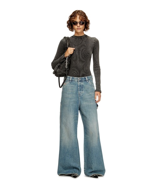 DIESEL(ディーゼル)の「ウィメンズ デニムパンツ RELAXED D-SIRE-W L.30(デニムパンツ・レディース・インディゴブルー・23inch/25inch/24inch/27inch/26inch/28inch/29inch/30inch)」の1枚目の写真