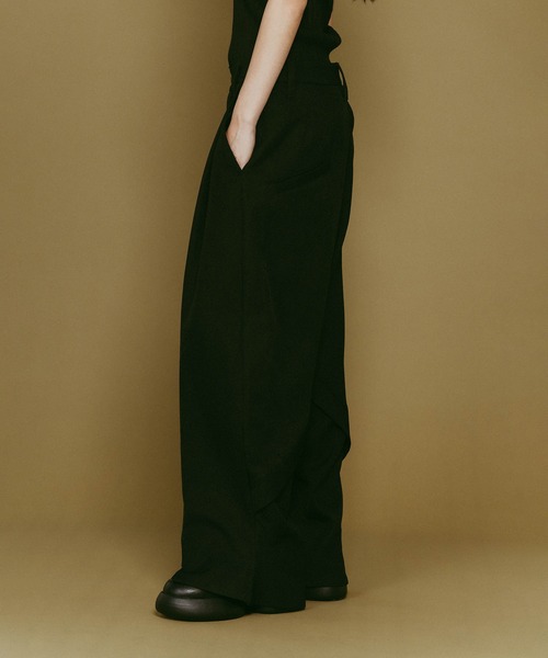 Knuth Marf（クヌースマーフ）の「【Knuth Marf】front slit pants（スラックス・レディース・ブラック/ブラウン/ホワイト・XS/S）」の15枚目の写真