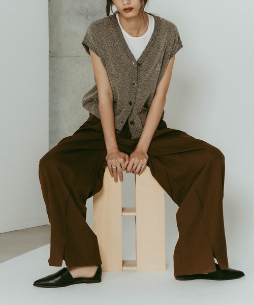 Knuth Marf（クヌースマーフ）の「【Knuth Marf】front slit pants（スラックス・レディース・ブラック/ブラウン/ホワイト・XS/S）」の5枚目の写真