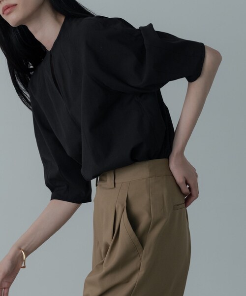 GALLEST（ギャレスト）の「ボトルネックブラウス（シャツ/ブラウス・レディース・サックスブルー/ブラック/ホワイト・38）」の6枚目の写真