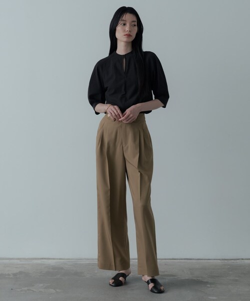 GALLEST（ギャレスト）の「ボトルネックブラウス（シャツ/ブラウス・レディース・サックスブルー/ブラック/ホワイト・38）」の7枚目の写真