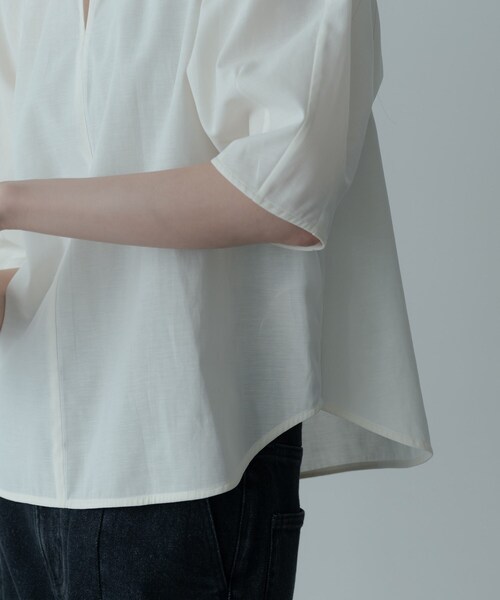 GALLEST（ギャレスト）の「ボトルネックブラウス（シャツ/ブラウス・レディース・サックスブルー/ブラック/ホワイト・38）」の15枚目の写真