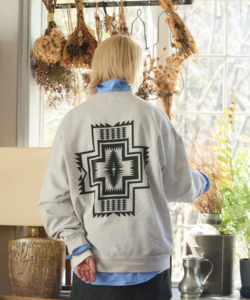 PENDLETON(ペンドルトン)の「PENDLETON/ペンドルトン ロングスリーブ バックプリント スウェット(スウェット・メンズ・チャコールグレー/ライトグレー/ブラック・MEDIUM/LARGE)」の2枚目の写真