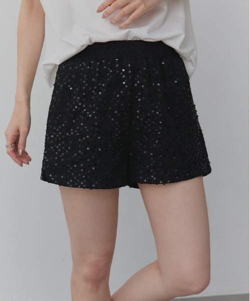 ad thie(アドティエ)の「スパンコール フラワー ショートパンツ(その他パンツ・レディース・オフホワイト/ブラック・FREE)」の13枚目の写真