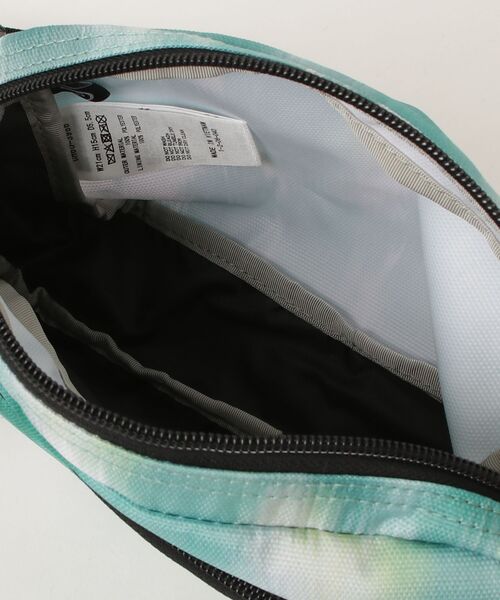 CHUMS(チャムス)の「【CHUMS】Recycle Shoulder Pouch(ショルダーバッグ・レディース・その他2/その他1/ネイビー/ブラック/その他3/グレイッシュベージュ・FREE)」の11枚目の写真