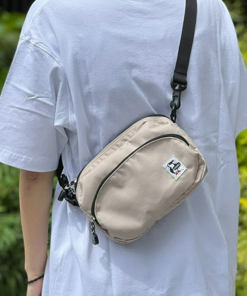 CHUMS(チャムス)の「【CHUMS】Recycle Shoulder Pouch(ショルダーバッグ・レディース・その他2/その他1/ネイビー/ブラック/その他3/グレイッシュベージュ・FREE)」の2枚目の写真