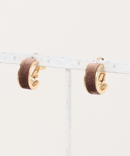 GOLDY(ゴールディ)の「【GOLDY】Semi-hoope earrings 2250907※(イヤリング・レディース・ブラウン/レッド/ブルー/グリーン・FREE)」の2枚目の写真