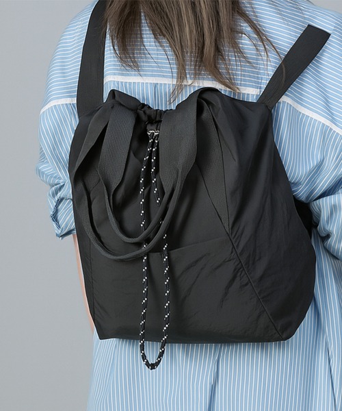 &MARKS(アンドマークス)の「N21【軽量】2WAYナイロンライトバッグ(トートバッグ・レディース・ブラック/カーキ/ベージュ/ホワイト・FREE)」の8枚目の写真