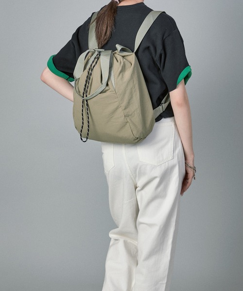 &MARKS(アンドマークス)の「N21【軽量】2WAYナイロンライトバッグ(トートバッグ・レディース・ブラック/カーキ/ベージュ/ホワイト・FREE)」の13枚目の写真