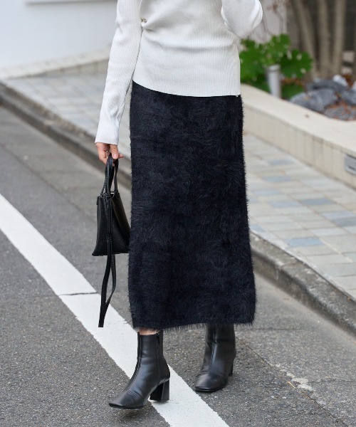 TRIANGLE PALETTE（トライアングルパレット）の「シャギーニットスカート /セットアップ対応（スカート・レディース・ブラック/アイボリー/ダークグレー・FREE）」の3枚目の写真