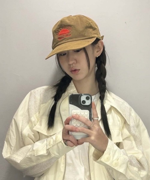 LA VORAGINE（ラ ヴォラジネ）の「ロゴベースボールキャップ　帽子（キャップ・レディース・アイボリー/グレー/レッド/キャメル・FREE）」の3枚目の写真