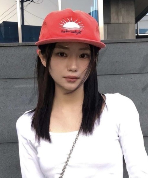 LA VORAGINE（ラ ヴォラジネ）の「ロゴベースボールキャップ　帽子（キャップ・レディース・アイボリー/グレー/レッド/キャメル・FREE）」の8枚目の写真